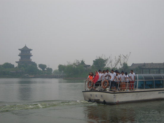 泛舟東昌湖